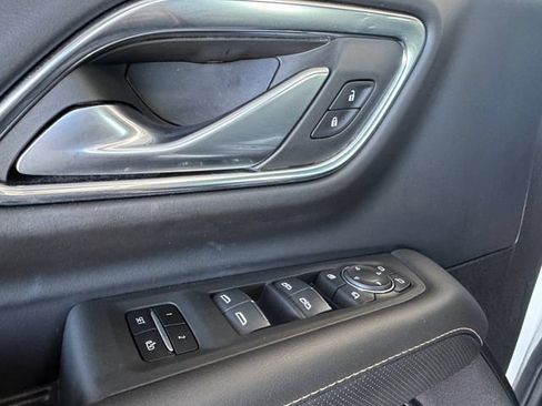 Used 2023 Chevrolet Suburban Premier AWD/4WD image 5