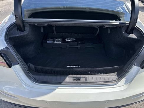 Used 2023 Nissan Maxima SR w/ Sport Mat Group FWD image 12