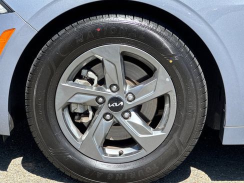 Used 2023 Kia K5 LXS image 31