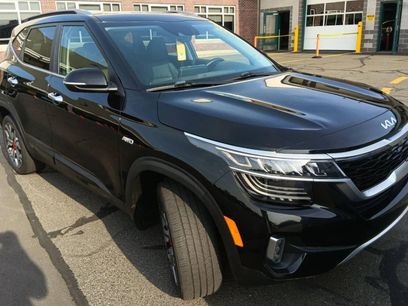 Used 2023 Kia Seltos SX w/ SX Sunroof Package