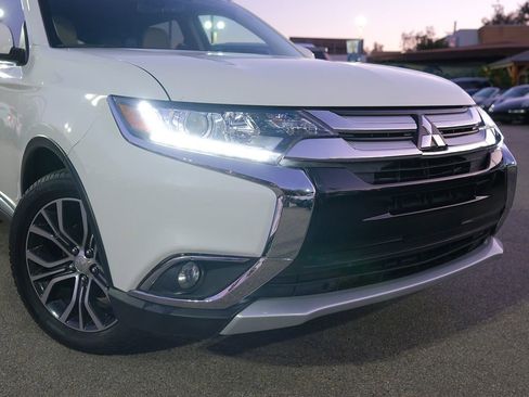 Used 2017 Mitsubishi Outlander SEL image 7