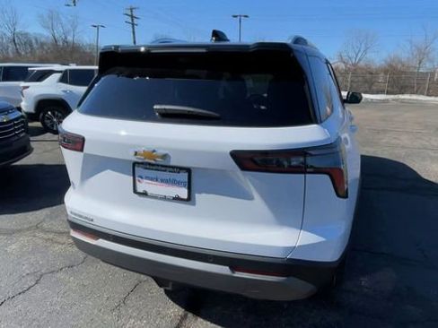 New 2026 Chevrolet Equinox LT w/ Convenience Package II image 9