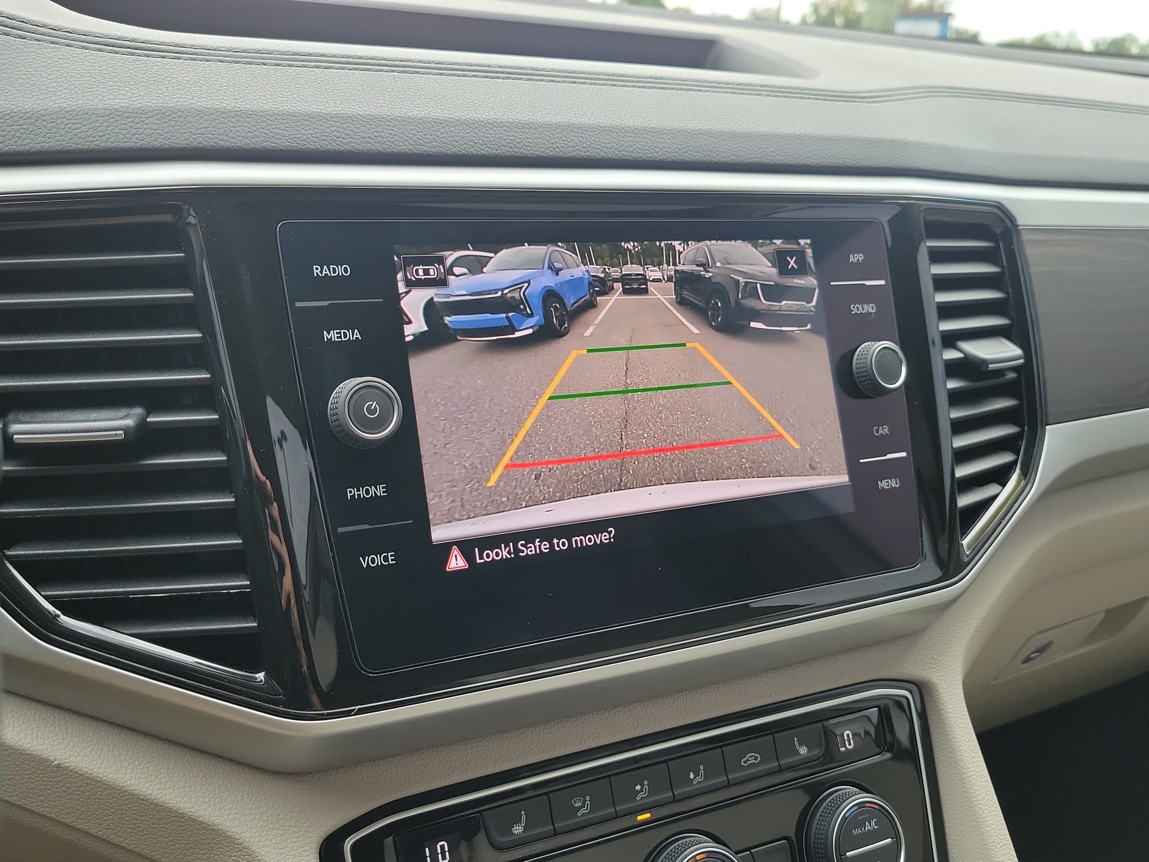 Used 2022 Volkswagen Atlas SE FWD image 33