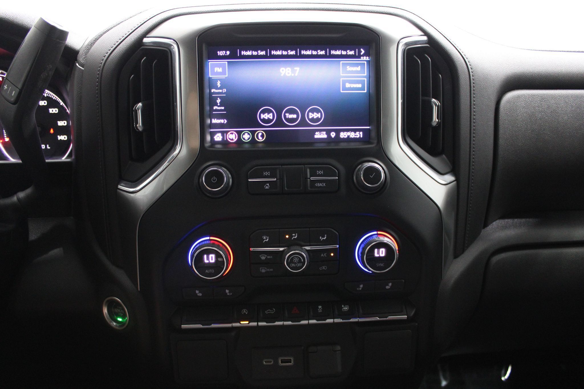 Used 2021 Chevrolet Silverado 1500 LT AWD/4WD image 31