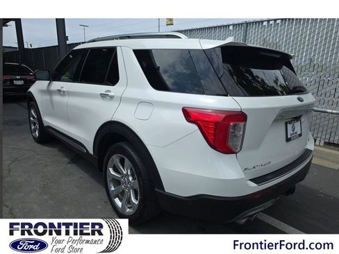 Used 2020 Ford Explorer Platinum w/ Premium Technology Package AWD/4WD image 3