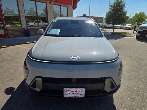 Used 2024 Hyundai Kona SEL AWD/4WD image 2
