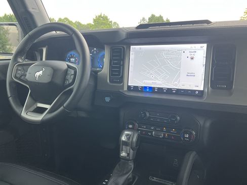 New 2026 Ford Bronco Outer Banks w/ Sasquatch Package AWD/4WD image 3