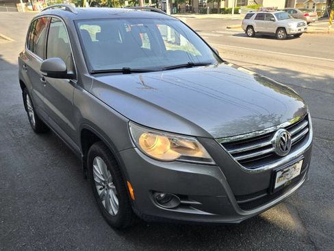 Used 2009 Volkswagen Tiguan S image 4