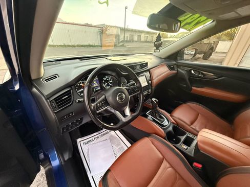 Used 2018 Nissan Rogue SL w/ Premium Package image 21