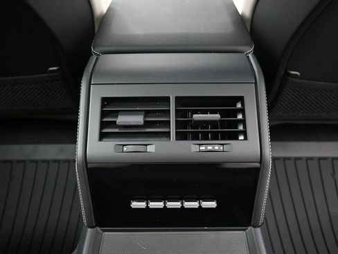 Certified 2025 Porsche Panamera 4 image 8