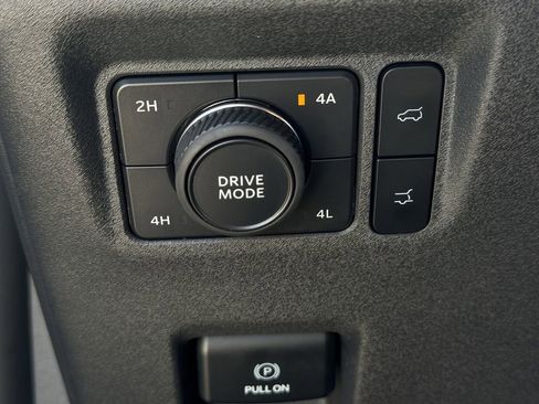 Used 2025 Ford Expedition Max Platinum AWD/4WD image 23