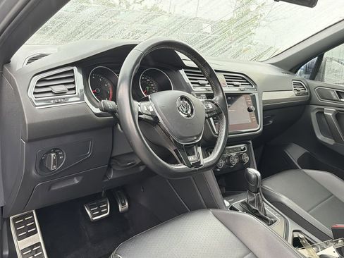 Used 2021 Volkswagen Tiguan SE R-Line FWD image 10
