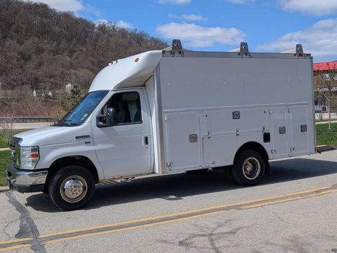 Used 2014 Ford E-350 and Econoline 350 Super Duty w/ Power Windows & Locks Group image 3