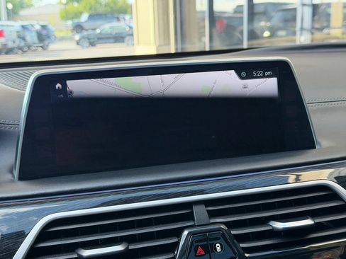 Used 2018 BMW 750i RWD image 30