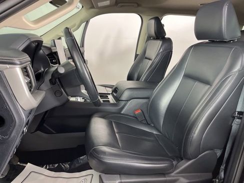 Used 2024 Ford Expedition XLT image 18