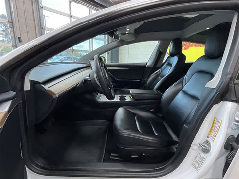 Used 2021 Tesla Model 3 Standard Range Plus RWD image 9