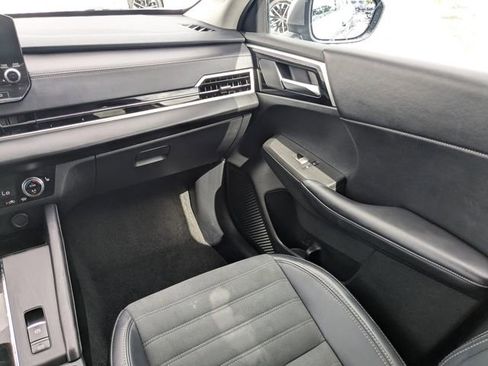 Used 2024 Mitsubishi Outlander SE image 24