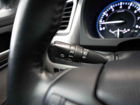 Used 2015 Toyota Highlander XLE image 13