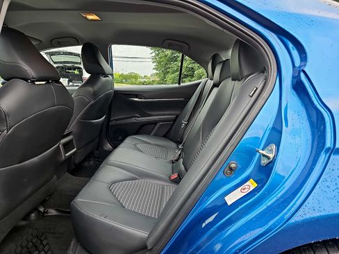 Used 2019 Toyota Camry SE FWD image 12