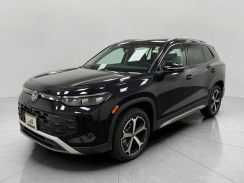 New 2026 Volkswagen Tiguan SE image 9