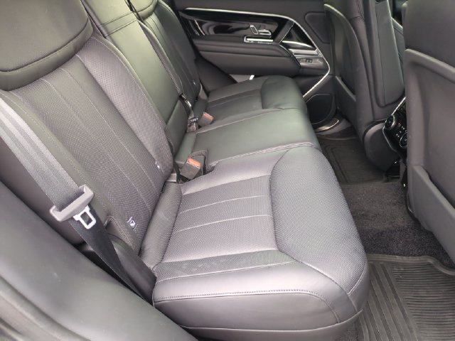 Used 2024 Land Rover Range Rover SE AWD/4WD image 17
