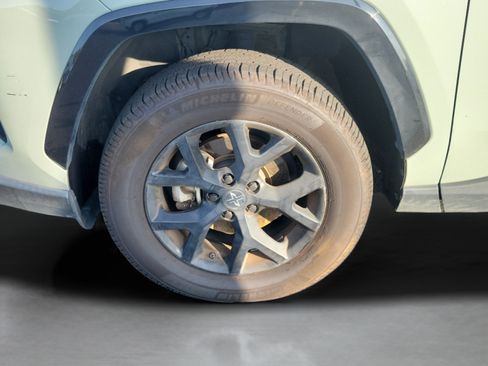 Used 2022 Toyota RAV4 XLE w/ Convenience Package FWD image 30