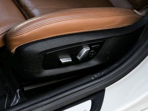 Used 2018 BMW 540i xDrive image 32