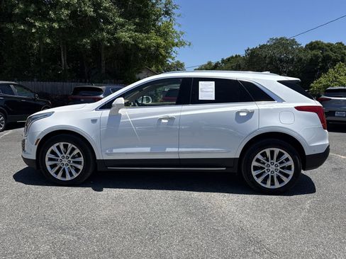 Used 2017 Cadillac XT5 Platinum w/ Driver Assist Package AWD/4WD image 2