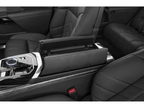 Certified 2024 BMW i7 xDrive60 image 16