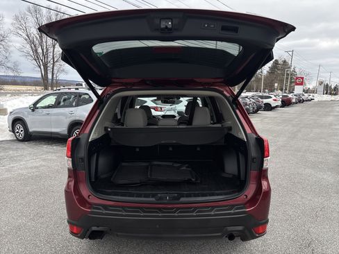 Used 2020 Subaru Forester Premium image 5