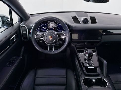 Used 2023 Porsche Cayenne Platinum Edition image 24