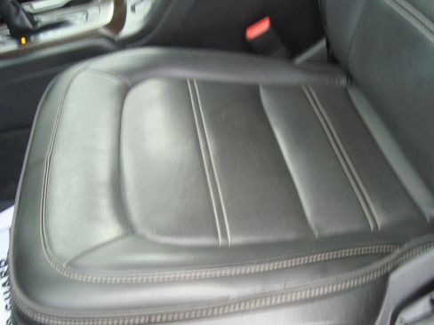 Used 2020 GMC Canyon Denali image 9