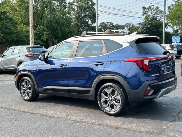 Used 2024 Kia Seltos S AWD/4WD image 4