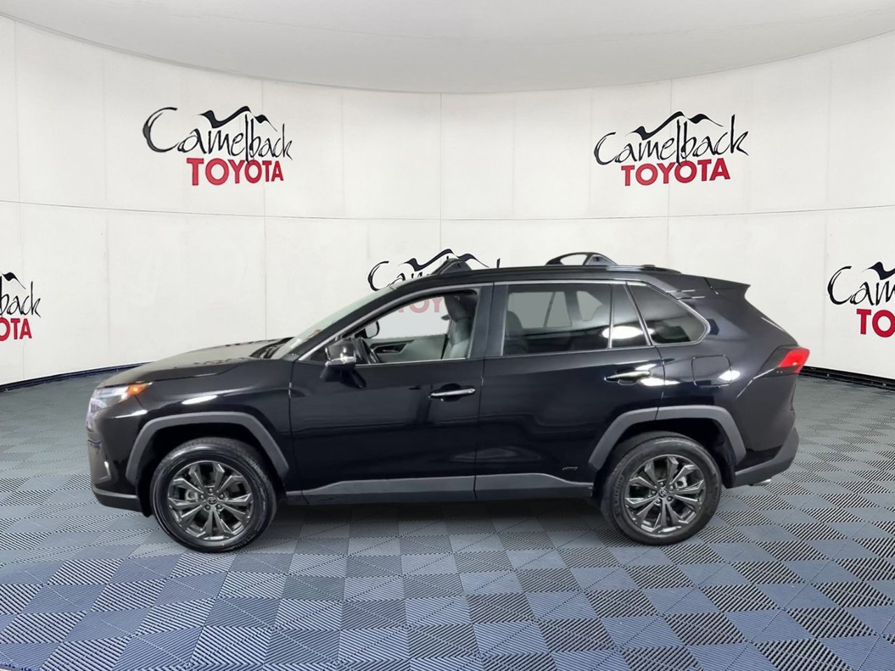 Used 2025 Toyota RAV4 Limited w/ Weather Package AWD/4WD image 8