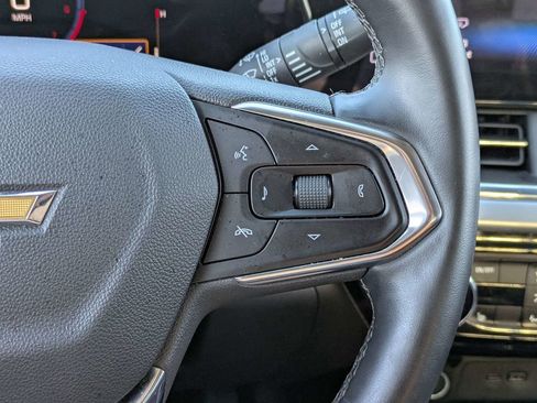 Used 2025 Chevrolet Trax LT w/ LT Convenience Package FWD image 25