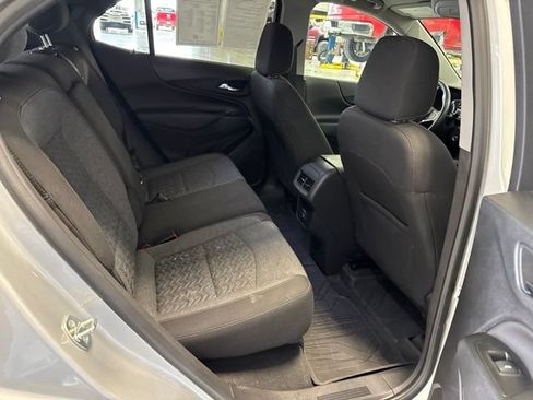 Used 2022 Chevrolet Equinox LT FWD image 11