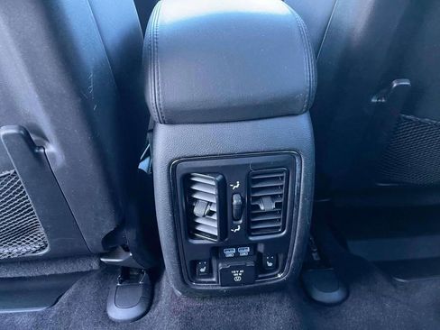 Used 2018 Jeep Grand Cherokee Summit image 14
