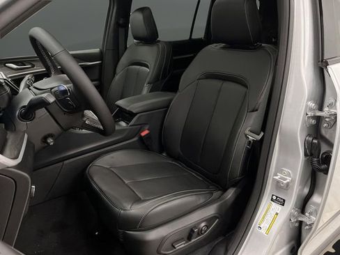 New 2025 Jeep Grand Cherokee L Limited w/ Luxury Tech Group II image 4