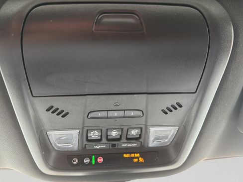 Used 2023 Buick Enclave Essence w/ Experience Buick Package AWD/4WD image 22