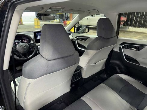 Certified 2023 Toyota RAV4 XLE image 27