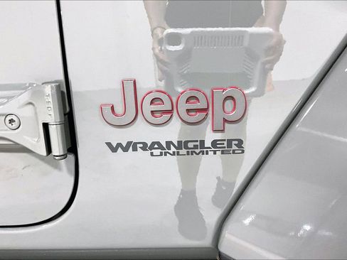 Used 2021 Jeep Wrangler Unlimited Rubicon AWD/4WD image 41