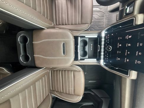 Used 2026 GMC Yukon Denali Ultimate w/ LPO, Illumination Package AWD/4WD image 15