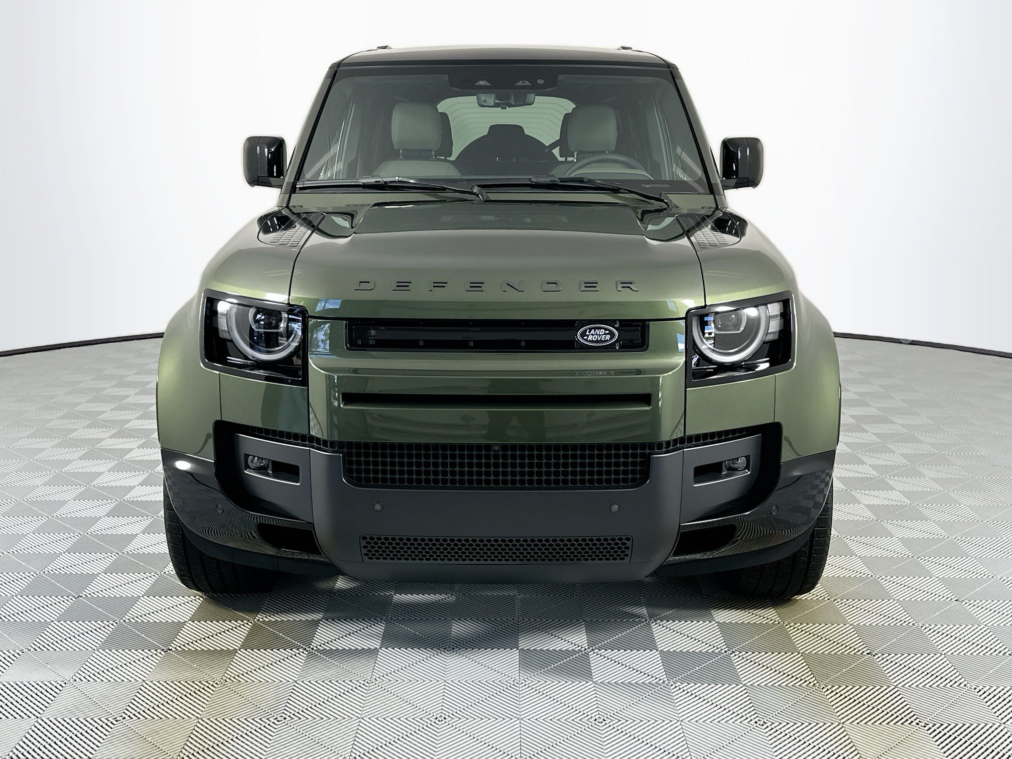 Used 2026 Land Rover Defender 110 X-Dynamic SE AWD/4WD image 2