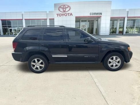 Used 2010 Jeep Grand Cherokee Laredo AWD/4WD image 2