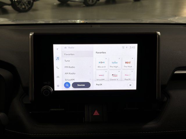 Used 2024 Toyota RAV4 LE AWD/4WD image 31