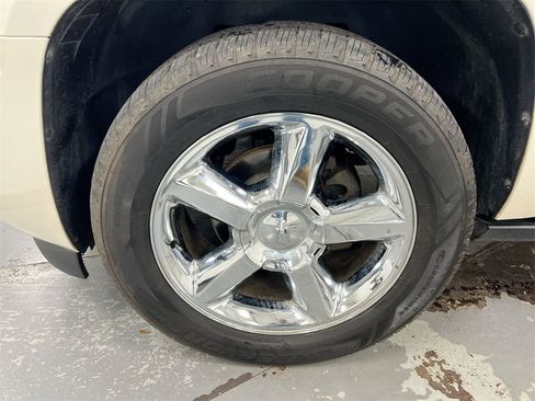 Used 2011 Chevrolet Tahoe LTZ image 27