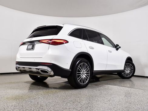 Certified 2025 Mercedes-Benz GLC 300 image 12