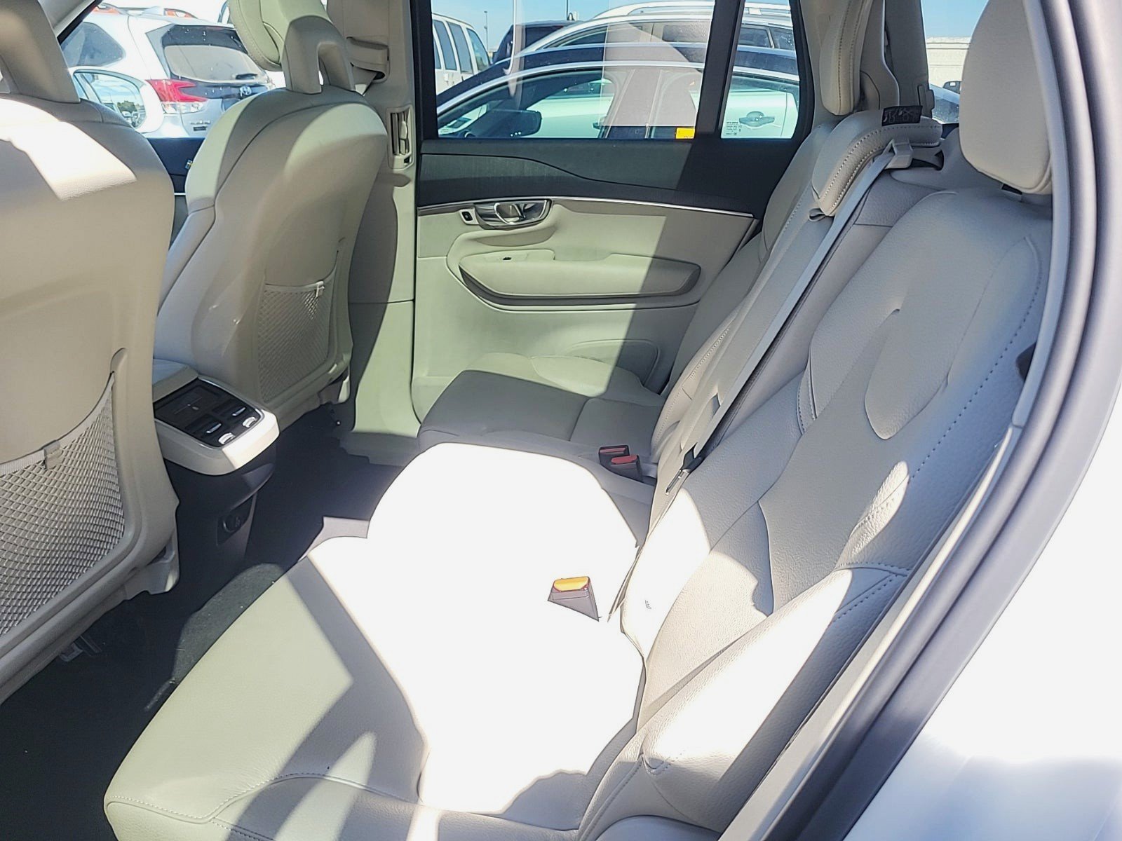 Used 2020 Volvo XC90 T5 Momentum AWD/4WD image 6