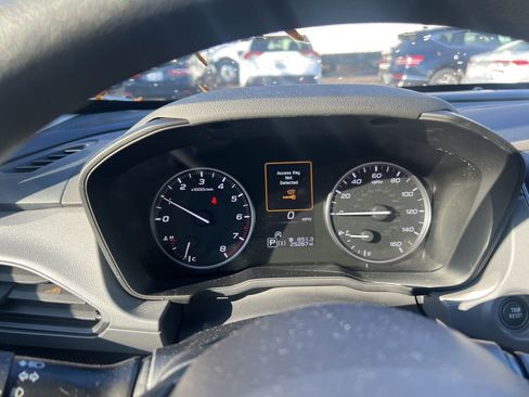 Used 2024 Subaru Crosstrek 2.0i Premium image 2