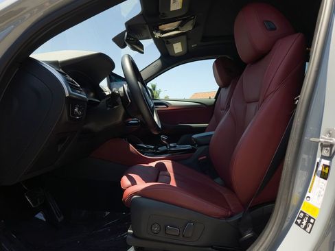 Used 2024 BMW X4 xDrive30i w/ M Sport Package AWD/4WD image 8
